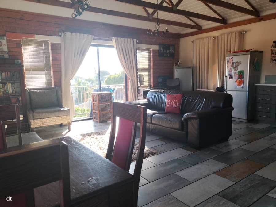 5 Bedroom Property for Sale in Fraaiuitsig Western Cape
